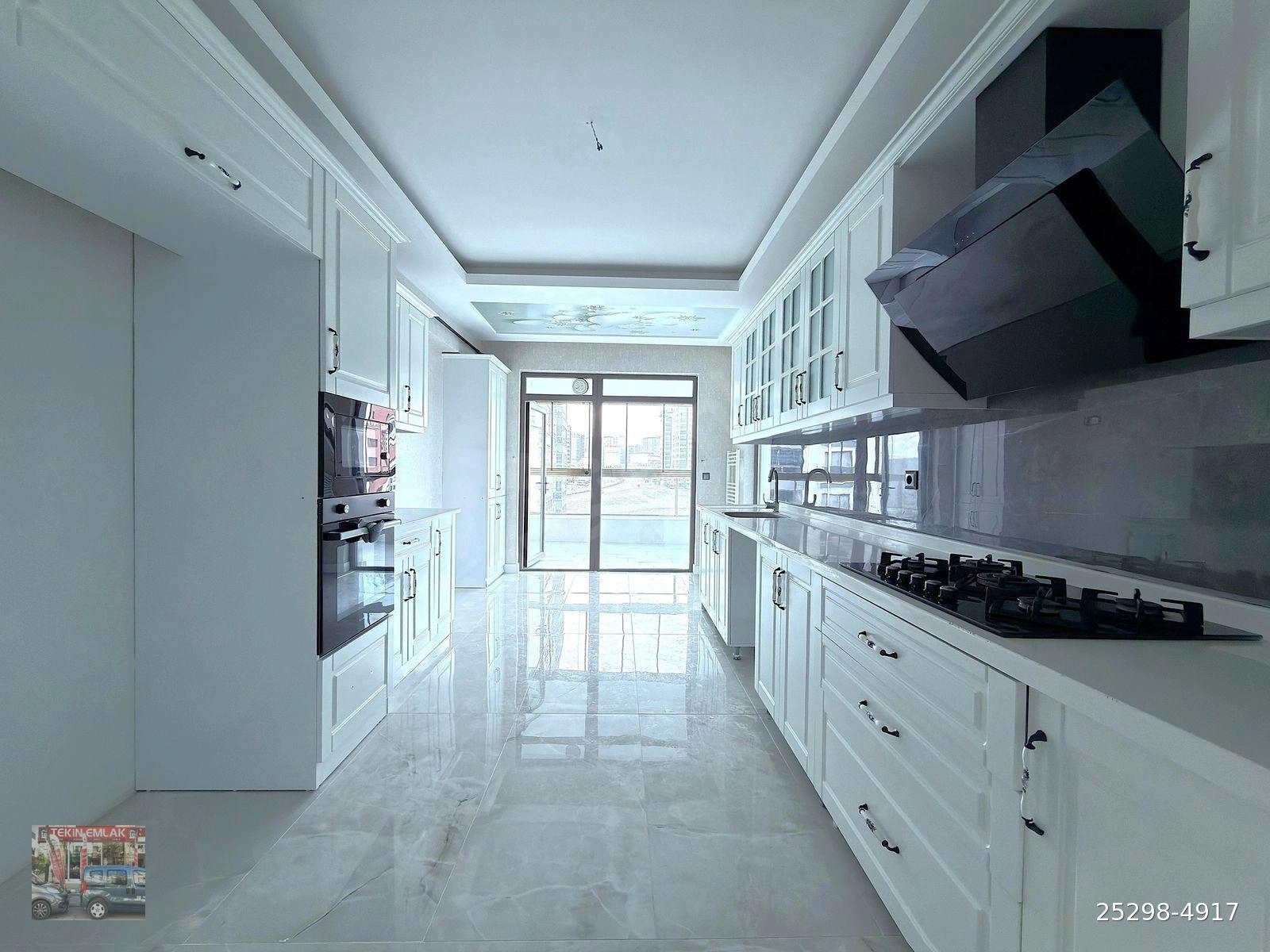 PURSAKLAR TEKİN EMLAK'TA 3.KAT K.GARAJ,E.BANYO 200M² 4+1 DAİRE